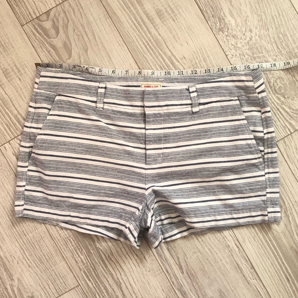 Women’s GAP 3 inch shorts - Picture 12 of 15